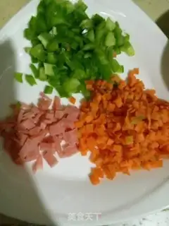 Make Pyramid carrots, sausage and rice step 0