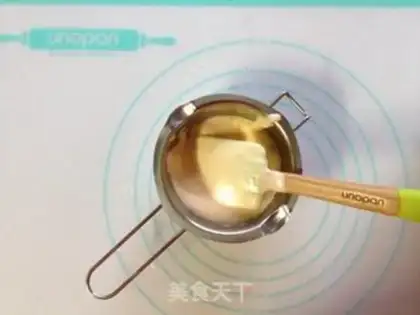 Make Yellow chocolate pie step 7
