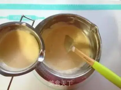 Make Yellow chocolate pie step 8