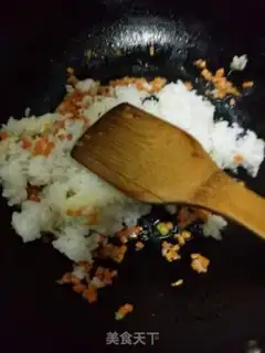 Make Pyramid carrots, sausage and rice step 3