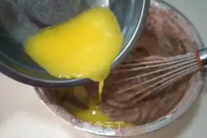 Make Christmas cocoa cream cake step 7