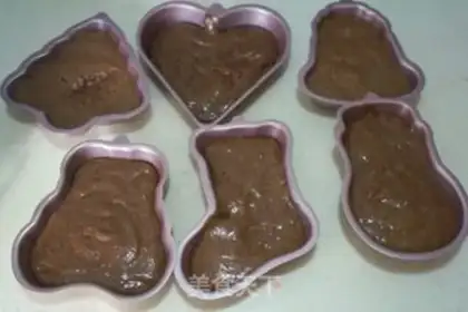Make Christmas cocoa cream cake step 9