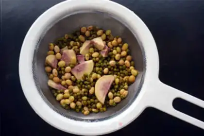 Make Potato green beans step 1