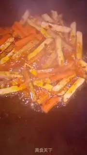 Make Carrot-cracked fried meat step 3