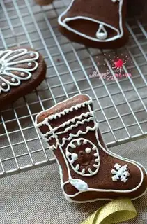 Make Christmas cocoa cream cake step 21