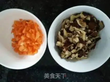 Make Vegetable thin meat congee step 1