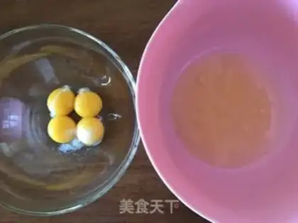 Make Strawberry roll step 0