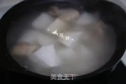 Make Roach and lamb soup step 4
