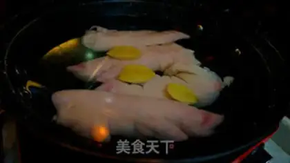 Make Pig hoof freeze step 1