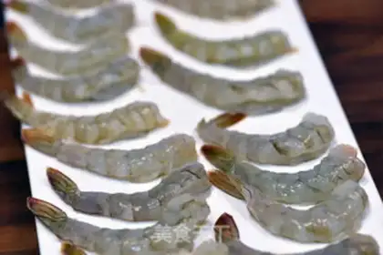 Make Pixie-tail shrimp ball step 3
