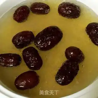 Make "Red dates, ice cream, oat nest." step 6