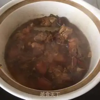 Make Burn the tail of a pig step 1