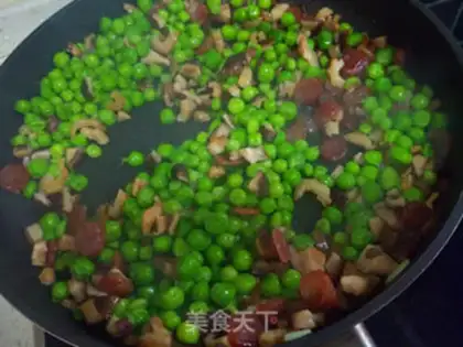 Make Frozen mushrooms and salami rice step 4