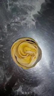 Make Bean Sand Rose rolls step 9