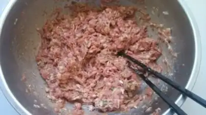 Make Big cabbage pork dumplings step 1