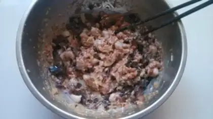 Make Big cabbage pork dumplings step 4