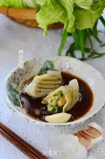 Make Big cabbage pork dumplings step 8