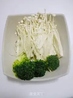 Make The new partner of the golden needle mushroom step 0