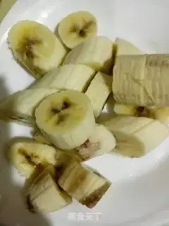 Make oatmeal banana souffle step 1