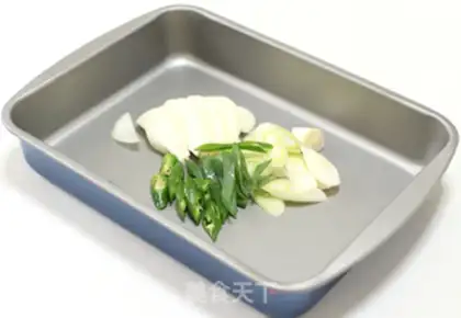 Make Korean tuna pickles soup step 0