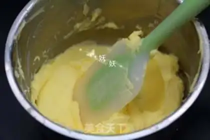 Make Chocolate cookie house step 2