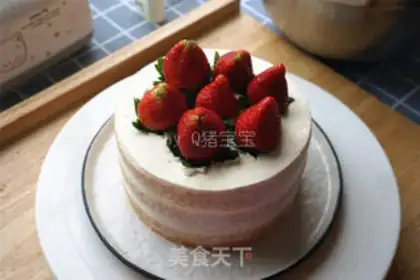Make Six inches of strawberry naked cake step 10