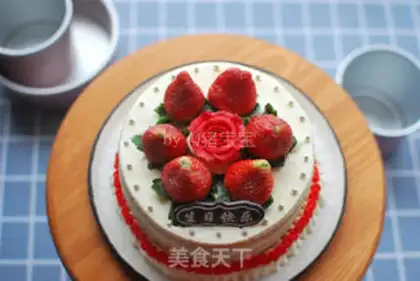 Make Six inches of strawberry naked cake step 11
