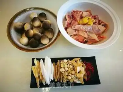 Make Tonic chicken soup step 0