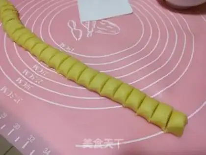 Make Berlin Ring Biscuit step 11