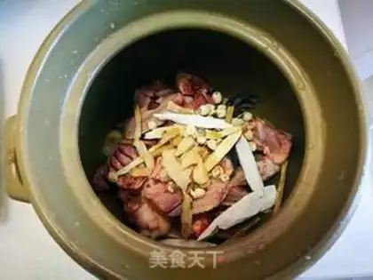 Make Tonic chicken soup step 1