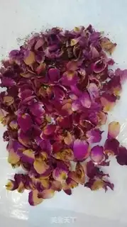 Make The beauty of roses and glue step 2