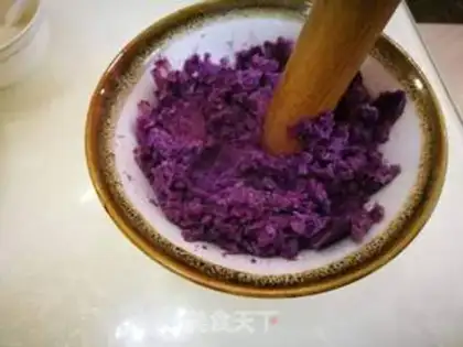 Make Three-coloured buns step 2
