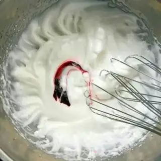 Make Pink Macalon step 2