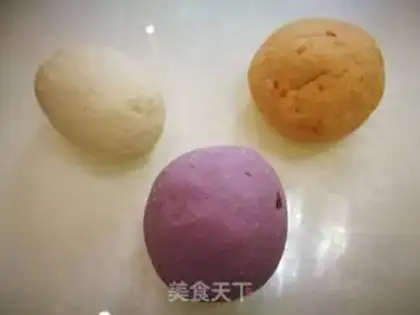 Make Three-coloured buns step 5