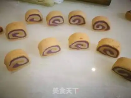 Make Three-coloured buns step 8