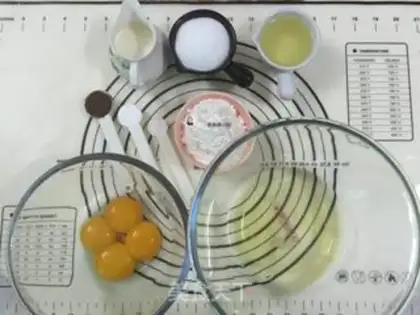 Make Zebra line cake roll step 0