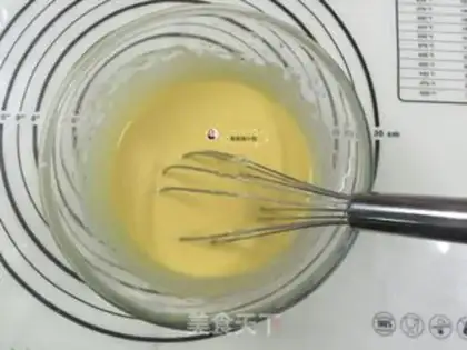Make Zebra line cake roll step 4