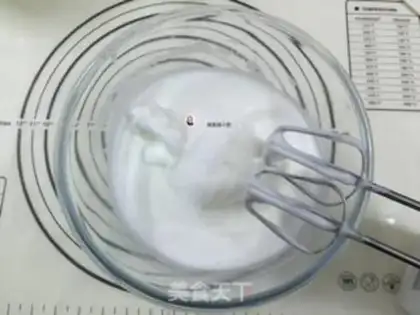 Make Zebra line cake roll step 7