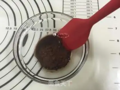 Make Zebra line cake roll step 11