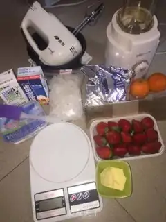 Make Strawberry cheesecake step 0