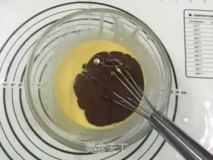 Make Zebra line cake roll step 12