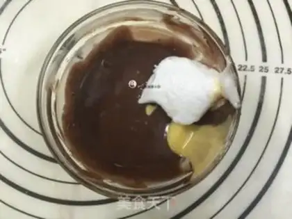 Make Zebra line cake roll step 13