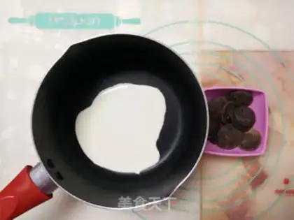 Make Double chocolate mousse cake step 26