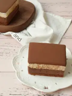 Make Double chocolate mousse cake step 33