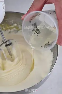 Make SpongeBob cake step 3