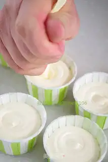 Make SpongeBob cake step 5