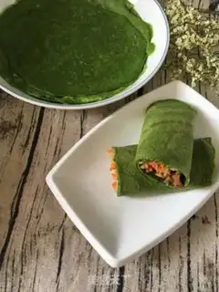 Make Spinach sauce and vegetable burrito step 16