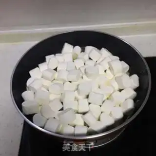 Make Cow Rolling Sugar step 3