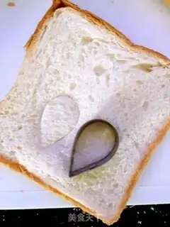 Make Toast flower step 5