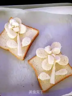 Make Toast flower step 7